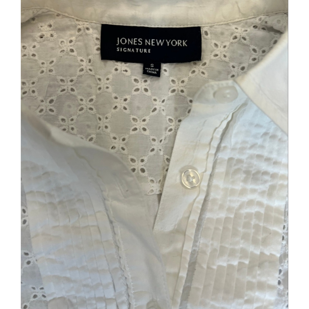Jones New York Women’s Sleeveless Eyelet Button Down White Blouse Collared Top S - Picture 9 of 9
